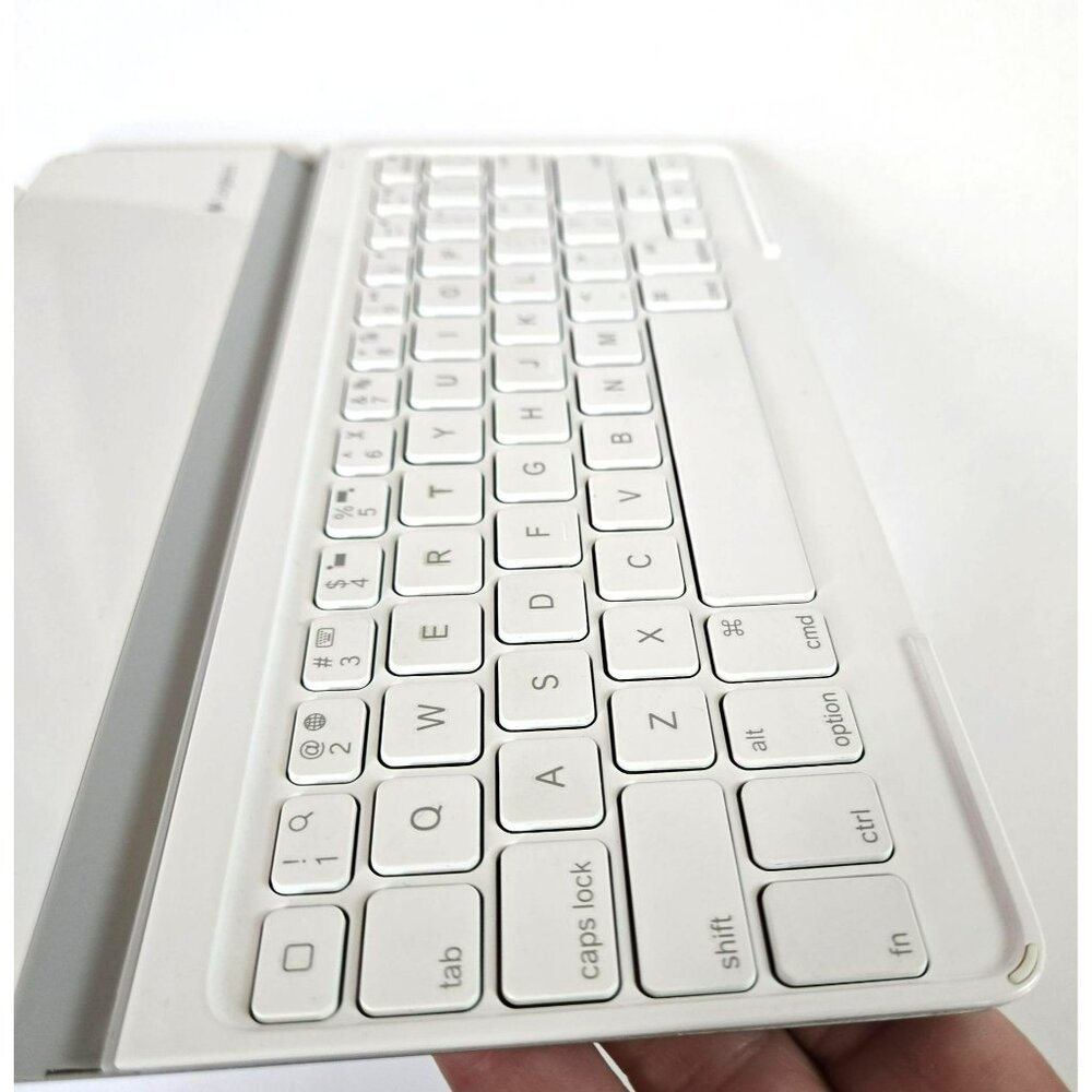 Logitech - Y-R0032 - White - Bluetooth Wireless Ultrathin Keyboard Cover - Picture 10 of 11